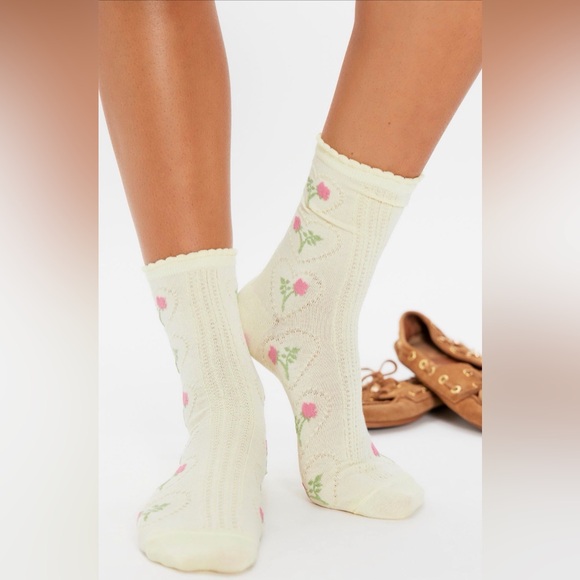 Free People Accessories - NWT Free People Heart Blooms Socks